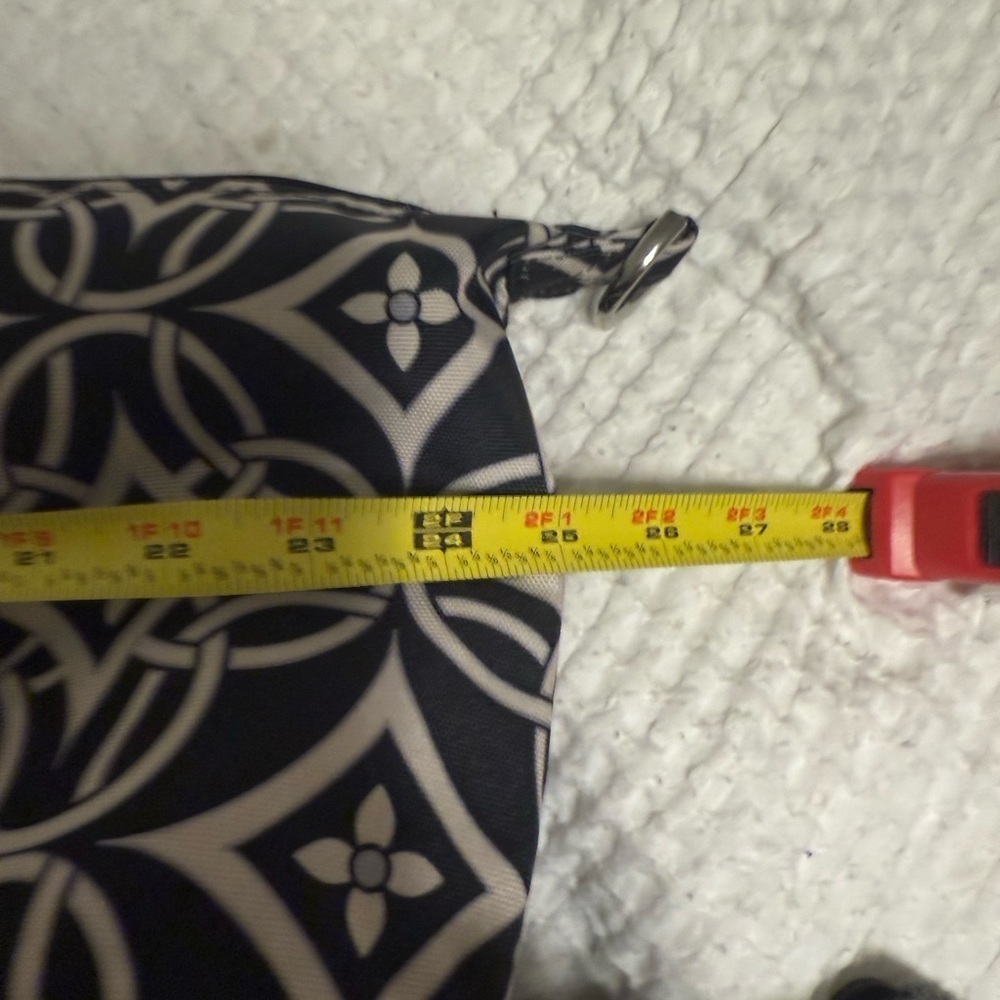 Vera Bradley Tote Lighten Up Expandable Travel Bag Black DN Without a long strap - Picture 6 of 13